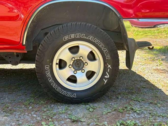 ハイラックスサーフ2.7 SSR-X 4WD　リフトアップ　全塗装済レッド　社外ナビ　ETC　パワステ　パワーウィンドウ　ABS　キーレスエントリー　ルーフレール　サンルーフ 2700