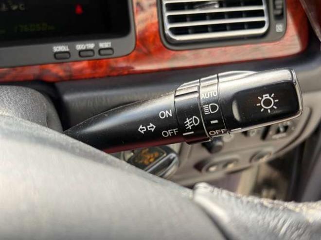 センチュリー5.0　本革シート　全席シートヒーター　後席リフレッシング機能純正アルミ　純正ナビ 2WD 5000