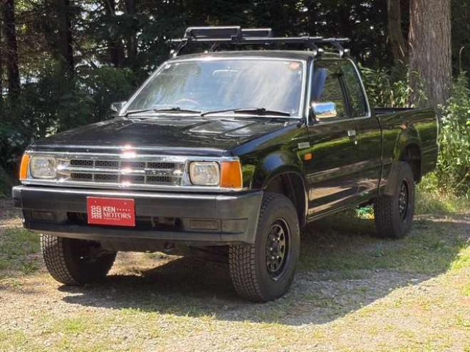 プロシード2.6 キャブプラス 4WD　社外ナビ・テレビ　バックカメラ　デイトナホイール 2600