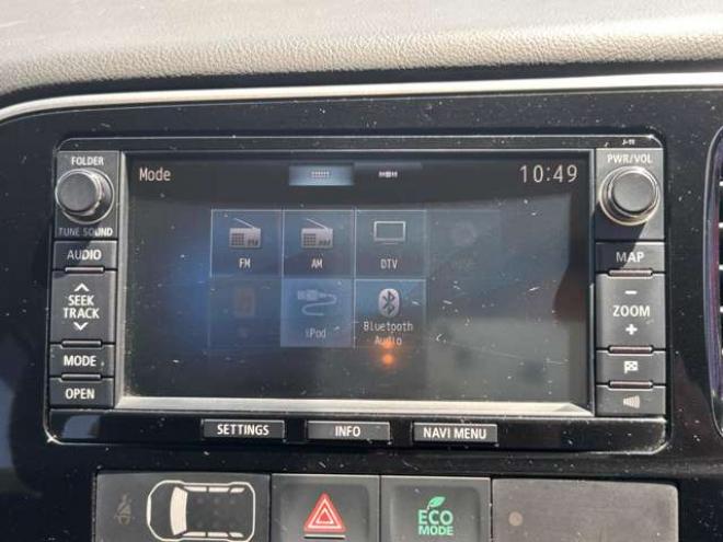 アウトランダーPHEV2.0 G ナビパッケージ 4WD　ETC　ナビ　バックモニター 2000