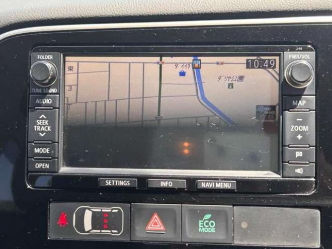 アウトランダーPHEV2.0 G ナビパッケージ 4WD　ETC　ナビ　バックモニター 2000