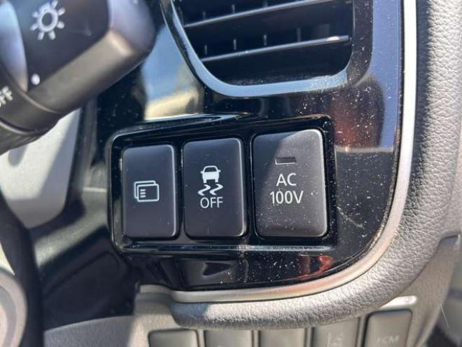 アウトランダーPHEV2.0 G ナビパッケージ 4WD　ETC　ナビ　バックモニター 2000