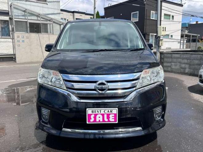 セレナ2.0 ハイウェイスター 4WD　両側ワンタッチパワースライドドア　SDナビ　バックモニター　アイドリングストップ　横滑り防止装置　ワンセグ　純正アルミホイール夏　クルーズコントロール 2000
