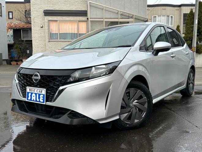 ノート1.2 S FOUR 4WD　ナビ　Bluetooth　オートホールド　アイドリングストップ　USB　スチールホイール冬　レーンキープアシスト　横滑り防止装置　コーナーセンサー　シートヒーター 1200