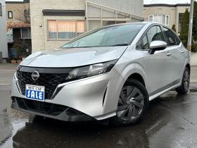ノート　1.2 S FOUR 4WD　ナビ　Bluetooth　オートホールド　アイドリングストップ　USB　スチールホイール冬　レーンキープアシスト　横滑り防止装置　コーナーセンサー　シートヒーター 1200