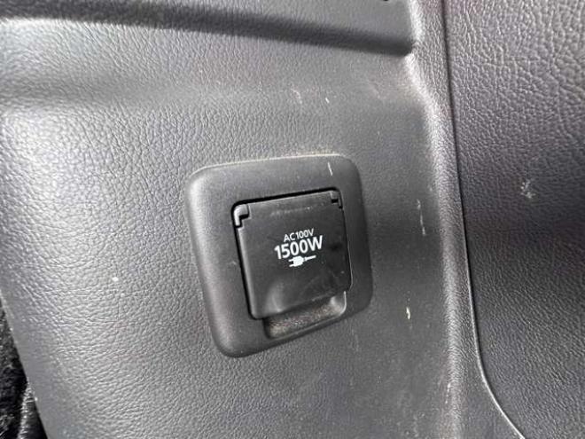 アウトランダーPHEV2.0 G ナビパッケージ 4WD　純正ナビ　フルセグTV　Bluetooth　パワーバックドア　衝突軽減ブレーキ　レーンキープアシスト　ビルトインETC　AC100V　横滑り防止装置　バックモニター　アラウンドビューモニター　純正アルミホイール夏 2000