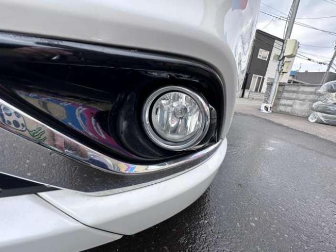 アウトランダーPHEV2.0 G ナビパッケージ 4WD　純正ナビ　フルセグTV　Bluetooth　パワーバックドア　衝突軽減ブレーキ　レーンキープアシスト　ビルトインETC　AC100V　横滑り防止装置　バックモニター　アラウンドビューモニター　純正アルミホイール夏 2000