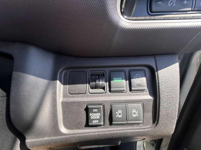 セレナ2.0 X Vセレクション 4WD　左右電動スライドドア　ナビTV　バックモニター冬タイヤ付き 2000