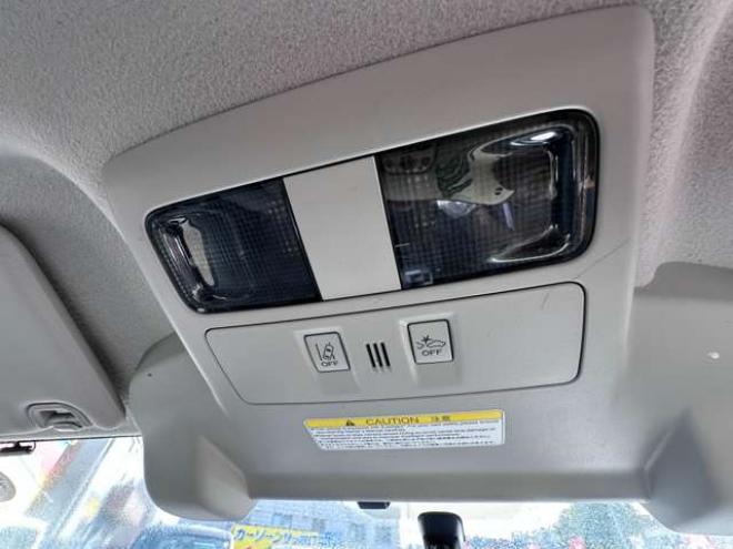 インプレッサスポーツ 2.0 i アイサイト 4WD　ナビ　地デジ　Bluetooth　プッシュスタート　横滑り防止装置　アイドリングストップ　衝突軽減ブレーキ　レーンキープアシスト　インテリキー　バックカメラ　純正アルミホイール夏 2000