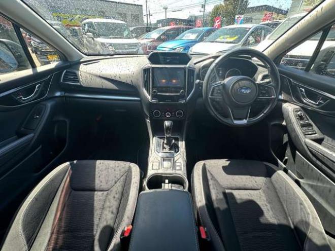 インプレッサスポーツ 2.0 i-L アイサイト 4WD　ナビ　地デジ　Bluetooth　バックカメラ　ブラインドスポットモニター　アイドリングストップ　横滑り防止装置　プッシュスタート　コーナセンサー　レーンキープアシスト　衝突軽減ブレーキ　純正アルミホイール 2000