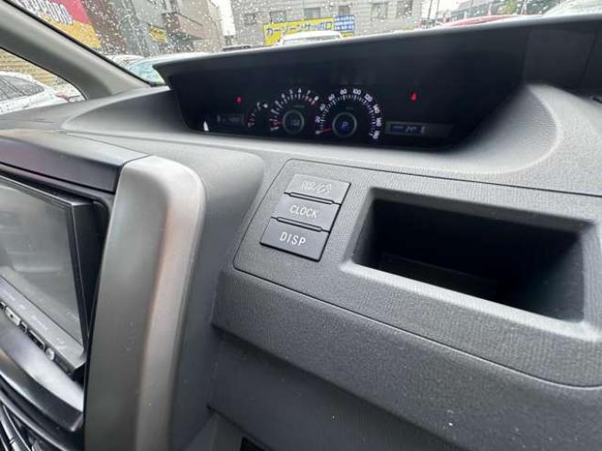 ノア2.0 Si 4WD　ナビ　地デジ　プッシュスタート　リアモニター　　パドルシフト　社外アルミホイール夏　バックモニター　インテリキー 2000