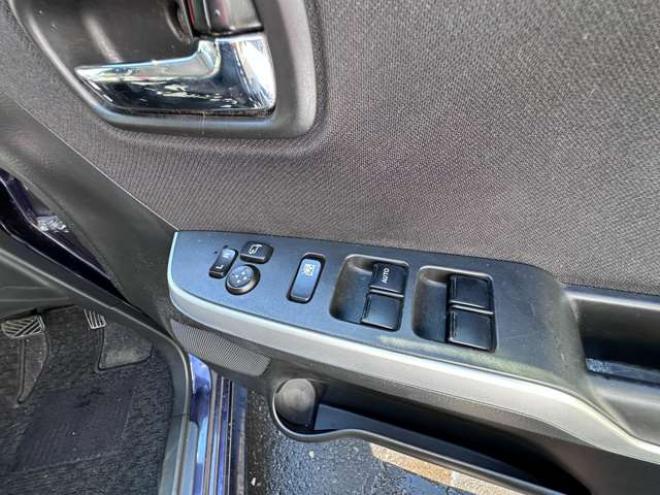 デリカD:2 1.2 カスタム ハイブリッド MV 4WD　4WD　両側ワンタッチパワースライドドア　ナビ　Bluetooth　ビルトインETC　プッシュスタート　衝突軽減ブレーキ　アイドリングストップ　レーンキープアシスト　横滑り防止装置　社外アルミホイール 1200
