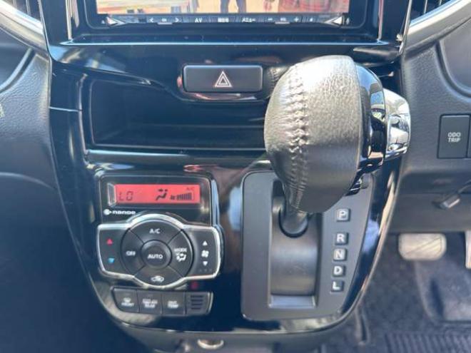 デリカD:2 1.2 カスタム ハイブリッド MV 4WD　4WD　両側ワンタッチパワースライドドア　ナビ　Bluetooth　ビルトインETC　プッシュスタート　衝突軽減ブレーキ　アイドリングストップ　レーンキープアシスト　横滑り防止装置　社外アルミホイール 1200