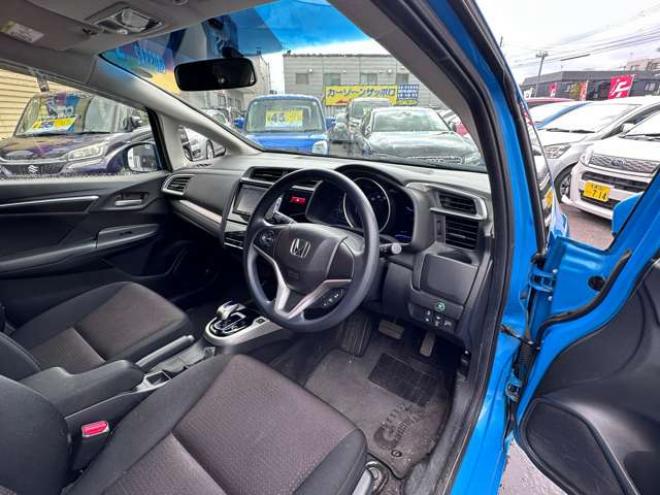 フィット1.5 ハイブリッド Fパッケージ 4WD　Gathersナビ　Bluetoothオーディオ　ワンセグTV　横滑り防止装置　12V180W　インテリジェントキー　バックモニター　スチールホイール冬 1500
