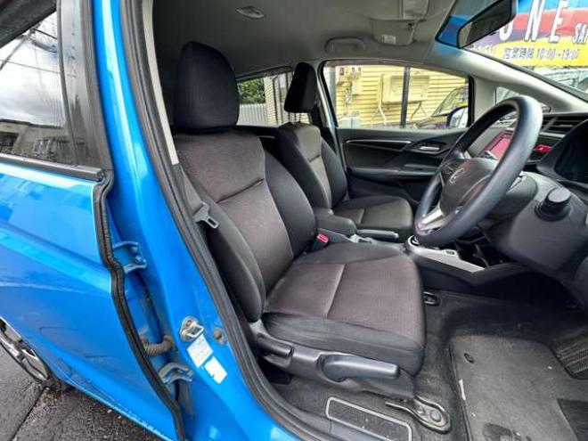 フィット1.5 ハイブリッド Fパッケージ 4WD　Gathersナビ　Bluetoothオーディオ　ワンセグTV　横滑り防止装置　12V180W　インテリジェントキー　バックモニター　スチールホイール冬 1500