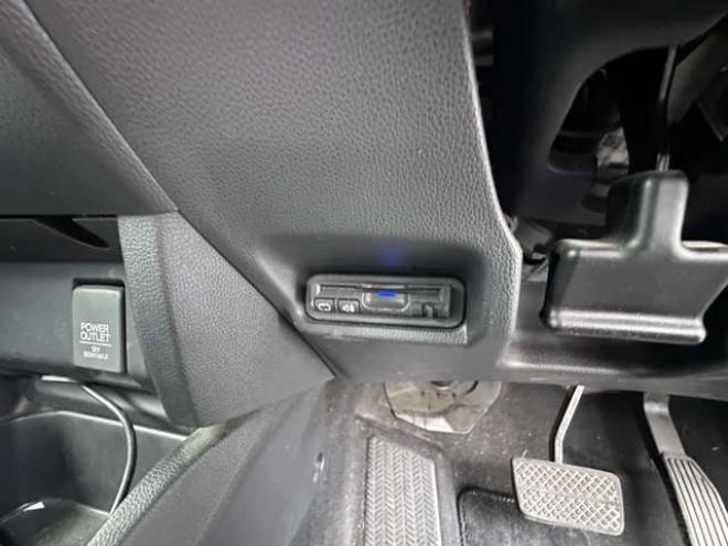 フィット1.5 ハイブリッド Fパッケージ 4WD　Gathersナビ　Bluetoothオーディオ　ワンセグTV　横滑り防止装置　12V180W　インテリジェントキー　バックモニター　スチールホイール冬 1500