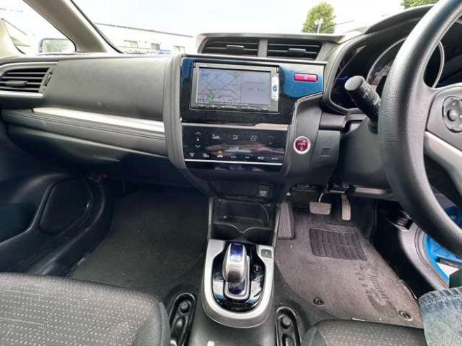 フィット1.5 ハイブリッド Fパッケージ 4WD　Gathersナビ　Bluetoothオーディオ　ワンセグTV　横滑り防止装置　12V180W　インテリジェントキー　バックモニター　スチールホイール冬 1500