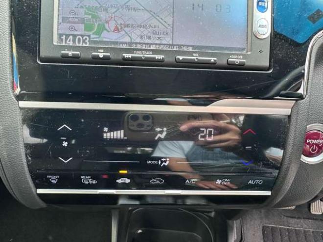 フィット1.5 ハイブリッド Fパッケージ 4WD　Gathersナビ　Bluetoothオーディオ　ワンセグTV　横滑り防止装置　12V180W　インテリジェントキー　バックモニター　スチールホイール冬 1500