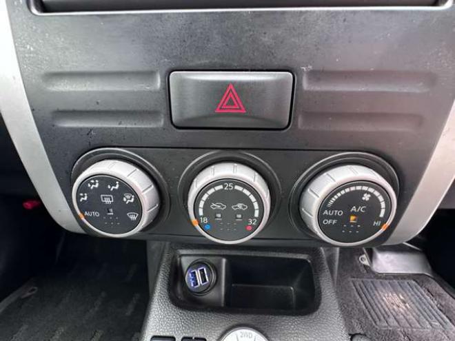 エクストレイル2.0 20Xtt 4WD　SDナビ　Bluetooth　フルセグTV　USB　横滑り防止装置　4WD切り替スイッチ　前席シートヒーター　ヒルディセントコントロール　ETC　社外アルミホイール冬 2000