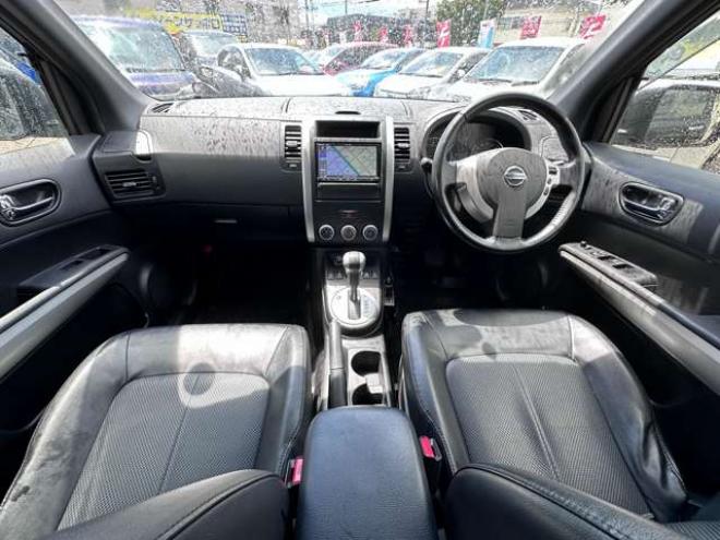 エクストレイル2.0 20Xtt 4WD　SDナビ　Bluetooth　フルセグTV　USB　横滑り防止装置　4WD切り替スイッチ　前席シートヒーター　ヒルディセントコントロール　ETC　社外アルミホイール冬 2000