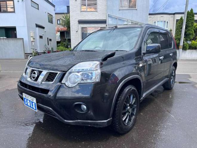 エクストレイル2.0 20Xtt 4WD　SDナビ　Bluetooth　フルセグTV　USB　横滑り防止装置　4WD切り替スイッチ　前席シートヒーター　ヒルディセントコントロール　ETC　社外アルミホイール冬 2000