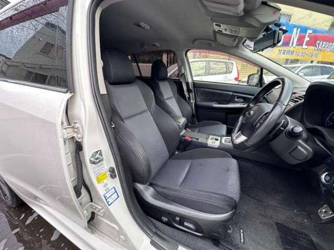レヴォーグ1.6 GT-S アイサイト 4WD　ナビ　フルセグ　パワーシート　プッシュスタート　ビルトインETC　横滑り防止装置　USB　アダクティブレーダークルーズコントロール　レーンキープアシスト　バックモニター純正アルミホイール夏 1600