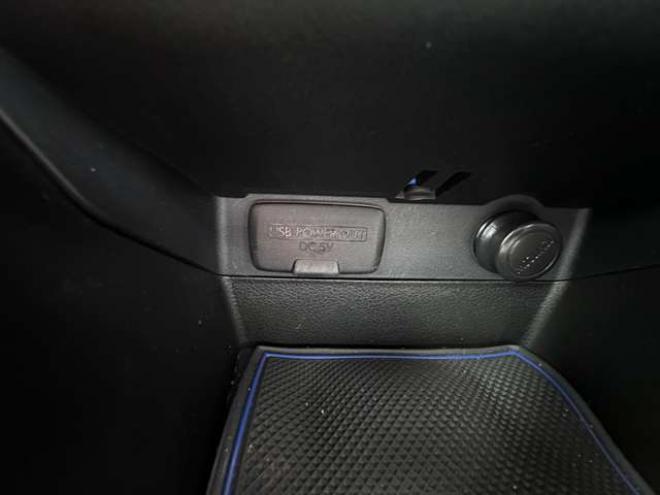 レヴォーグ1.6 GT-S アイサイト 4WD　ナビ　フルセグ　パワーシート　プッシュスタート　ビルトインETC　横滑り防止装置　USB　アダクティブレーダークルーズコントロール　レーンキープアシスト　バックモニター純正アルミホイール夏 1600