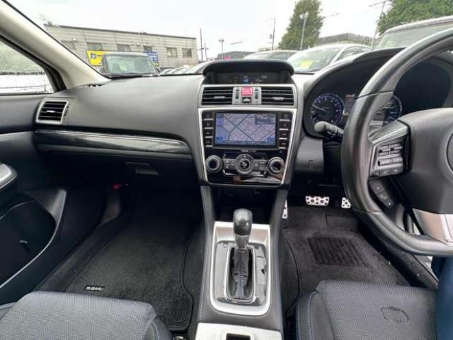 レヴォーグ1.6 GT-S アイサイト 4WD　ナビ　フルセグ　パワーシート　プッシュスタート　ビルトインETC　横滑り防止装置　USB　アダクティブレーダークルーズコントロール　レーンキープアシスト　バックモニター純正アルミホイール夏 1600