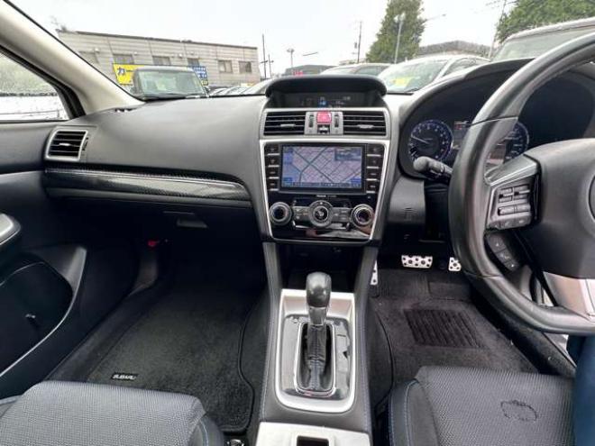 レヴォーグ1.6 GT-S アイサイト 4WD　ナビ　フルセグ　パワーシート　プッシュスタート　ビルトインETC　横滑り防止装置　USB　アダクティブレーダークルーズコントロール　レーンキープアシスト　バックモニター純正アルミホイール夏 1600