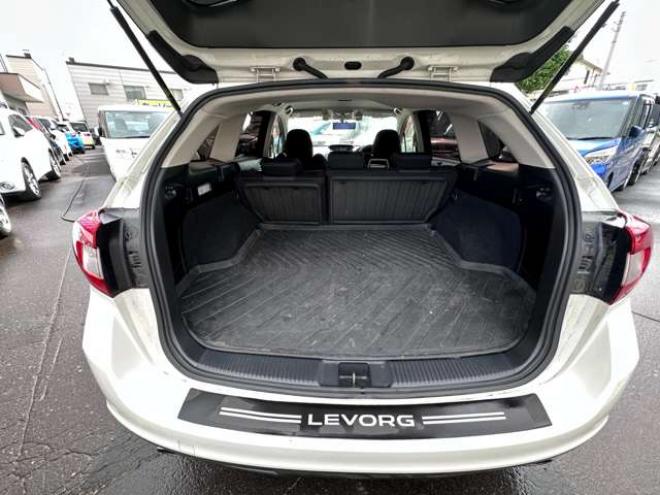 レヴォーグ1.6 GT-S アイサイト 4WD　ナビ　フルセグ　パワーシート　プッシュスタート　ビルトインETC　横滑り防止装置　USB　アダクティブレーダークルーズコントロール　レーンキープアシスト　バックモニター純正アルミホイール夏 1600
