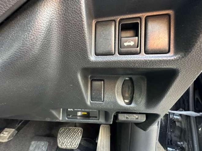 スカイライン2.5 250GT FOUR 4WD　ワンオーナー　純正ナビ　プッシュスタート　インテリキー　エンジンスターター　社外アルミホイール夏　バックカメラ 2500