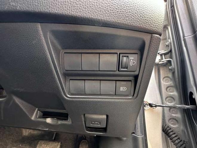ヤリス1.5 X 4WD　ナビ　ディスプレイオーディオ　Bluetooth　横滑り防止装置　ETC　USB　プッシュスタート　スチールホイール冬 1500