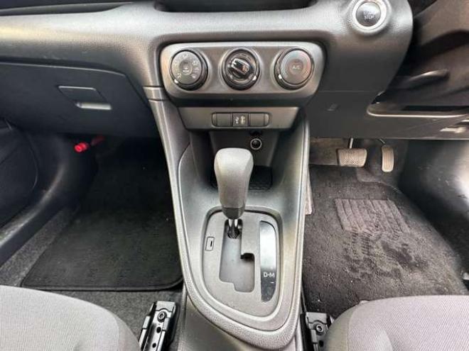 ヤリス1.5 X 4WD　ナビ　ディスプレイオーディオ　Bluetooth　横滑り防止装置　ETC　USB　プッシュスタート　スチールホイール冬 1500