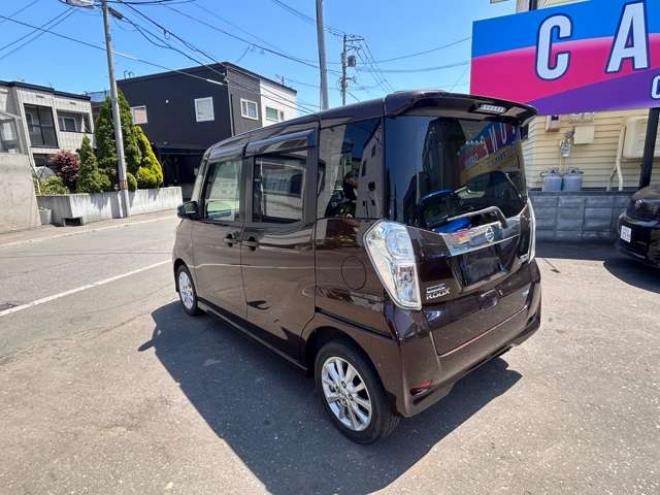 デイズルークスハイウェイスターX 4WD　SDナビ　エンジンスターター　ドラレコ　アイドリングストップ　　運転席シートヒーター　純正アルミホイール夏　アラウンドビューモニター　バックモニター 660