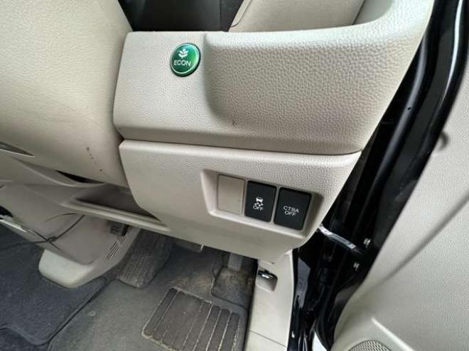 N-WGNG 4WD　SDナビ　プッシュスタート　バックカメラ　横滑り防止装置　スチールホイール冬　インテリジャントキー 660