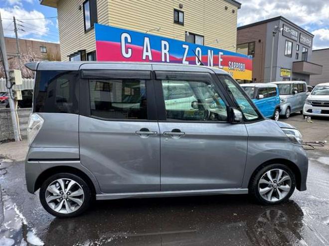デイズルークスハイウェイスターX Vセレクション 4WD　両側ワンタッチオートスライドドア　Bluetooth　ナビ　フルセグ　アイドリングストップ　横滑り防止装置　衝突軽減ブレーキ　ETC　シートヒーター　アラウンドビューモニター　バックモニター　純正アルミホイール夏 660