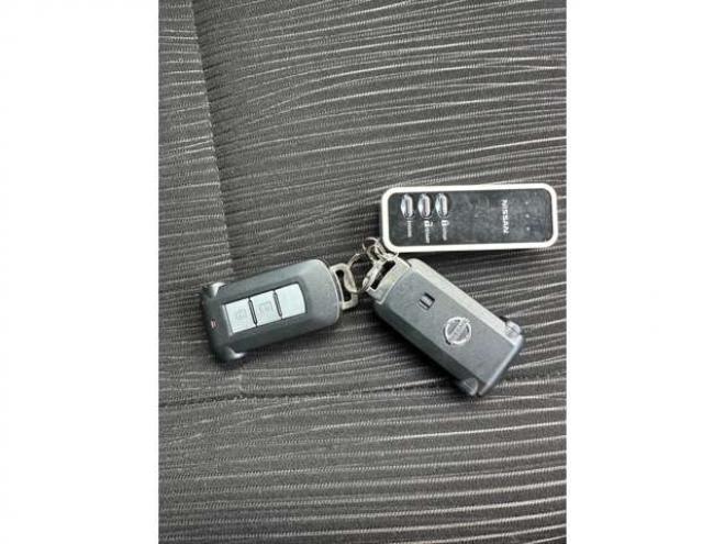デイズルークスハイウェイスターX Vセレクション 4WD　両側ワンタッチオートスライドドア　Bluetooth　ナビ　フルセグ　アイドリングストップ　横滑り防止装置　衝突軽減ブレーキ　ETC　シートヒーター　アラウンドビューモニター　バックモニター　純正アルミホイール夏 660