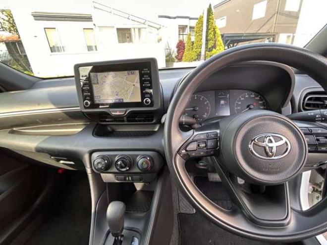 ヤリス1.5 X 4WD　ナビ　バックモニター　ETC　レーダークルーズコントロール 1500