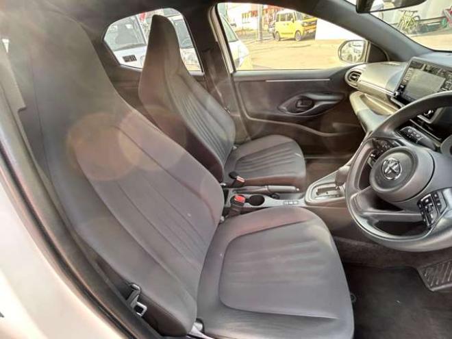 ヤリス1.5 X 4WD　ナビ　バックモニター　ETC　レーダークルーズコントロール 1500