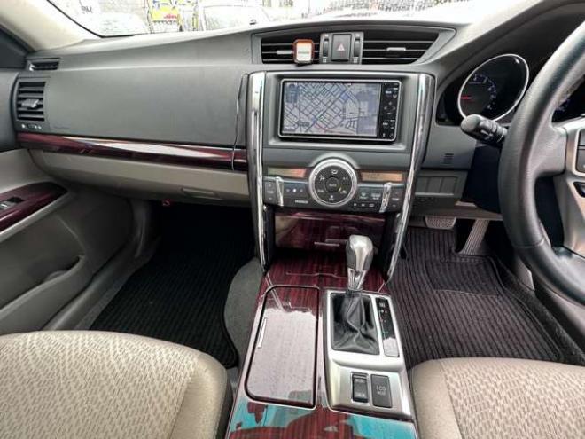 マークX2.5 250G Four 4WD　ナビ　プッシュスタート　エンジンスターター　インテリキー　社外アルミホイール冬　エコアイドル　バックカメラ　コーナーセンサー 2500