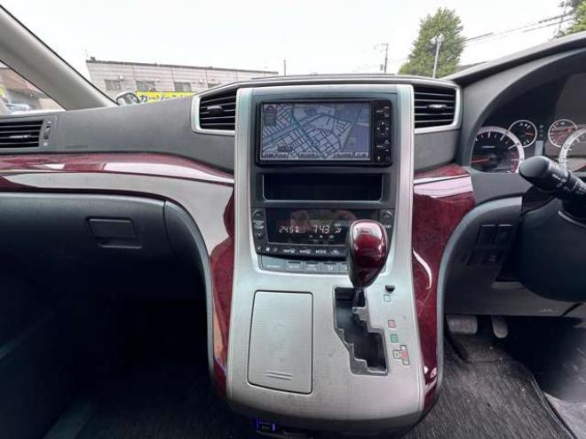 ヴェルファイア2.4 Z 4WD　片側パワースライドドア　Bluetooth　横滑り防止装置　コーナーセンサー　プッシュスタート　ビルトインETC　HDDナビ　ワンセグTV　バックモニター　社外18インチホイール夏 2400