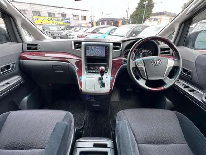 ヴェルファイア2.4 Z 4WD　片側パワースライドドア　Bluetooth　横滑り防止装置　コーナーセンサー　プッシュスタート　ビルトインETC　HDDナビ　ワンセグTV　バックモニター　社外18インチホイール夏 2400
