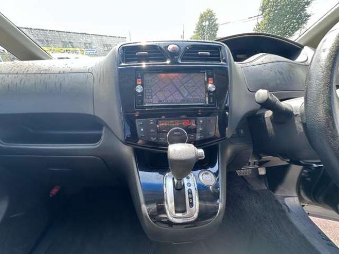 セレナ2.0 ハイウェイスター アドバンストセーフティ パッケージ 4WD　両側ワンタッチパワースライドドア　SDナビ　Bluetooth　レーンキープアシスト　衝突軽減ブレーキ　ETC　アイドリングストップ　横滑り防止装置　コーナーセンサー　アラウンドビューモニター　バックモニター 2000