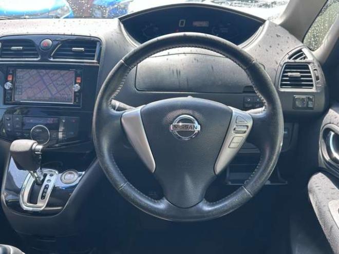 セレナ2.0 ハイウェイスター アドバンストセーフティ パッケージ 4WD　両側ワンタッチパワースライドドア　SDナビ　Bluetooth　レーンキープアシスト　衝突軽減ブレーキ　ETC　アイドリングストップ　横滑り防止装置　コーナーセンサー　アラウンドビューモニター　バックモニター 2000