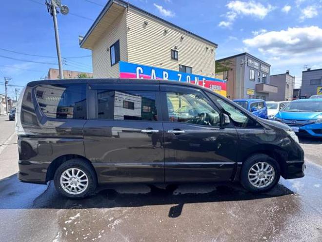 セレナ2.0 ハイウェイスター アドバンストセーフティ パッケージ 4WD　両側ワンタッチパワースライドドア　SDナビ　Bluetooth　レーンキープアシスト　衝突軽減ブレーキ　ETC　アイドリングストップ　横滑り防止装置　コーナーセンサー　アラウンドビューモニター　バックモニター 2000
