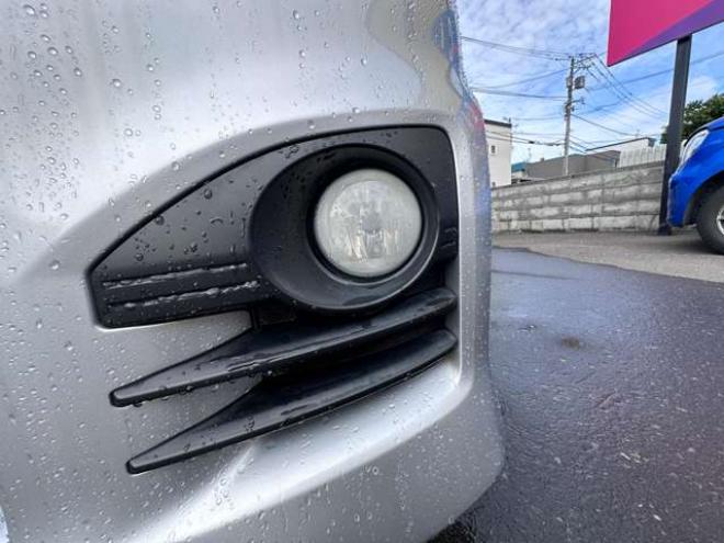 ヴォクシー2.0 ZS 4WD　両側パワースライドドア　純正ナビ　地デジ　HID　スマートキー　プッシュスタート　純正アルミホイール夏　バックカメラ 2000