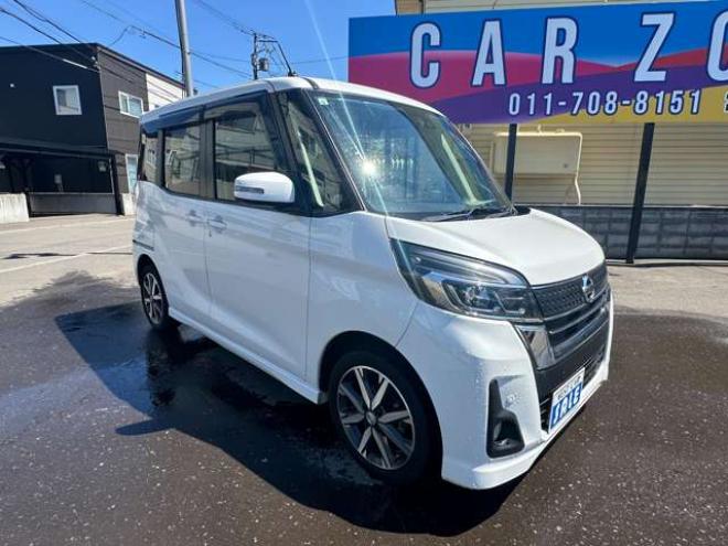 デイズルークスハイウェイスターX 4WD　純正ナビ　フルセグTV　Bluetooth　アラウンドビューモニター　片側パワースライドドア　アイドリングストップ　衝突軽減ブレーキ　シートヒーター　ETC　純正アルミホイール夏 660