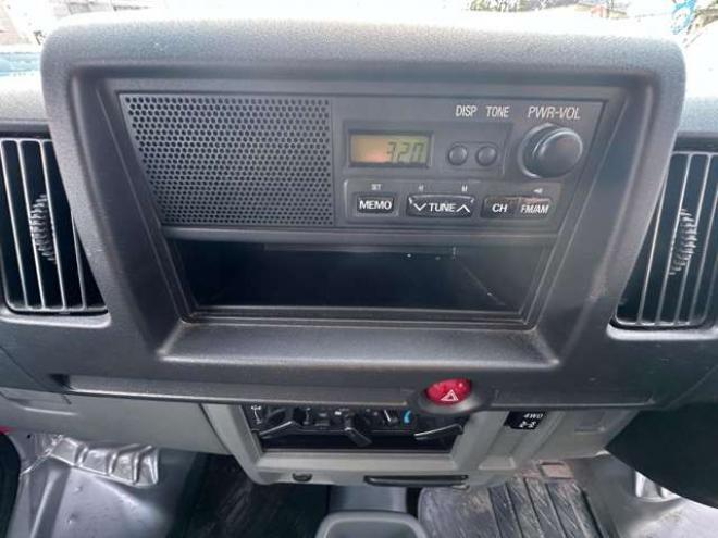 ミニキャブバン CD ハイルーフ 4WD　4WD切替スイッチ　FM/AMラジオ 660