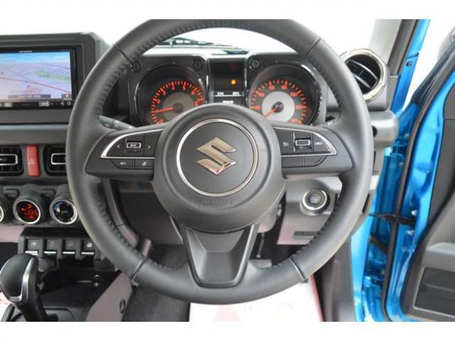 ジムニーXC 4WD　ワンオーナー車4WDターボセーフティサポート搭載アイドリングストップ横滑り防止装置クルーズコントロールハイビームアシストLEDライト7インチワイドナビTVバックカメラ 660