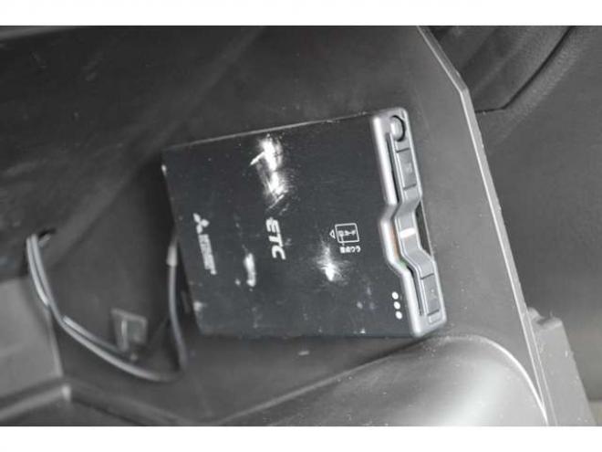 エスクード1.5 4WD　ワンオーナー車ハイブリッド4WDセーフティサポート搭載アイドリングストップALLGRIP4WDパドルシフト8インチナビTVバックカメラETCハイビームアシストLEDアダプティブクルーズコントロールハーフレザーシート 1500